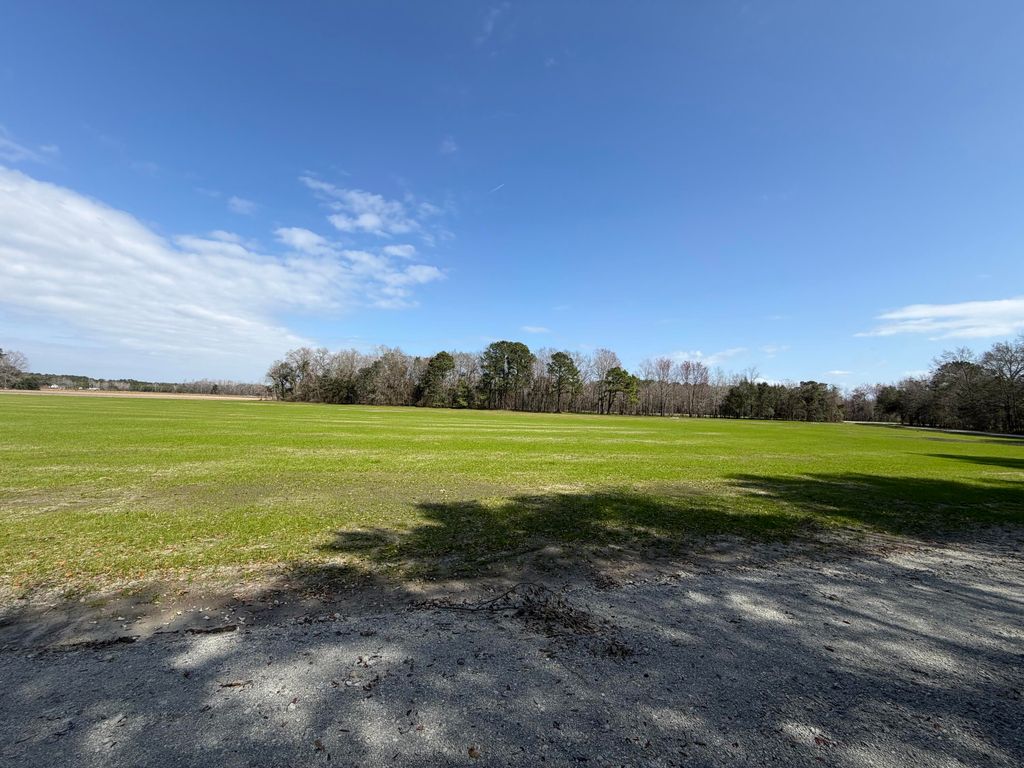 Image 2 of property listing at 4 Highway 52, Saint Stephen, SC 29479