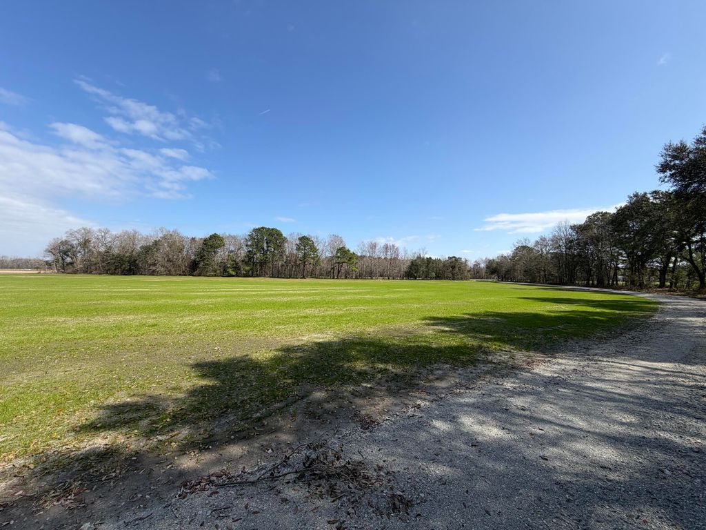 Image 3 of property listing at 4 Highway 52, Saint Stephen, SC 29479