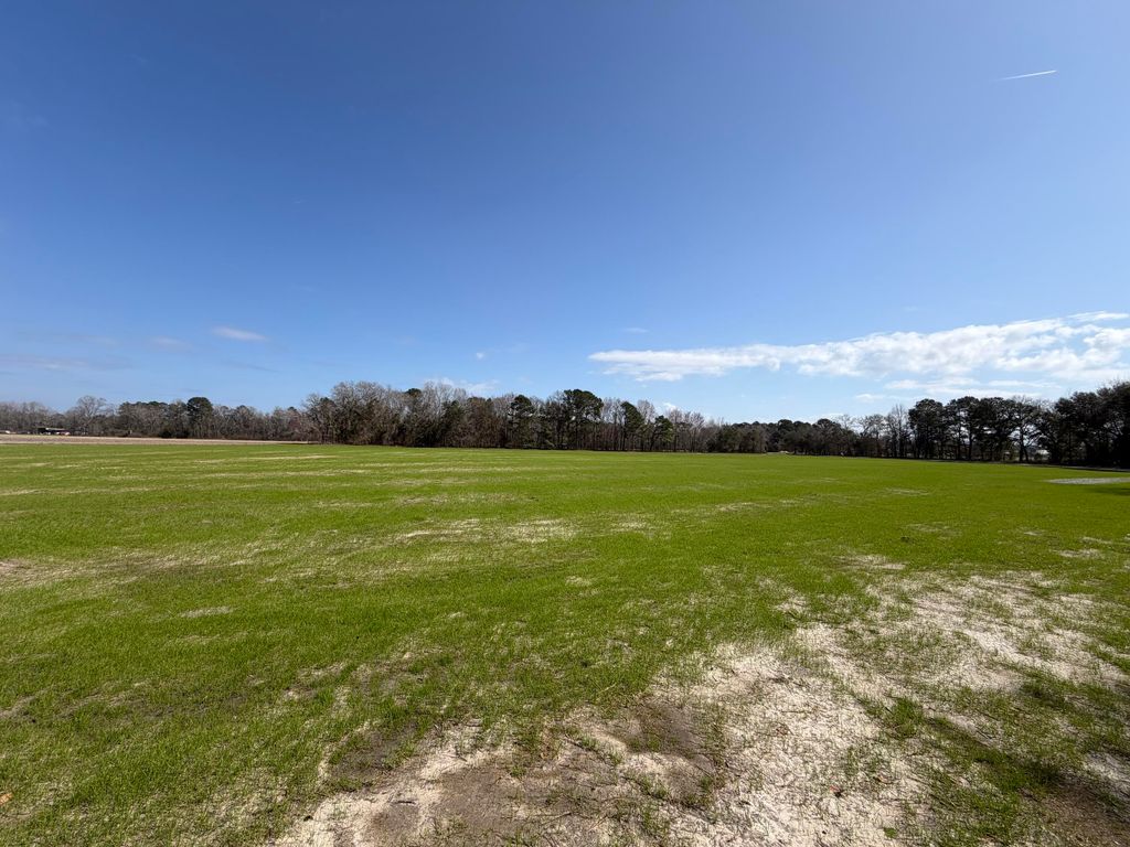 Image 5 of property listing at 4 Highway 52, Saint Stephen, SC 29479