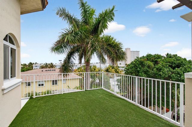1942 NE 6th Street C, Deerfield Beach, FL 33441