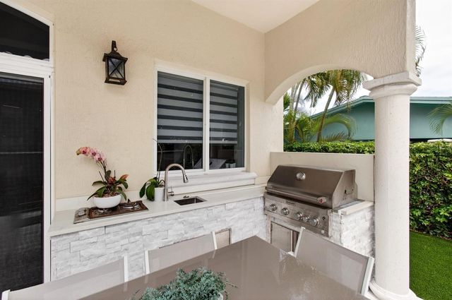 1942 NE 6th Street C, Deerfield Beach, FL 33441