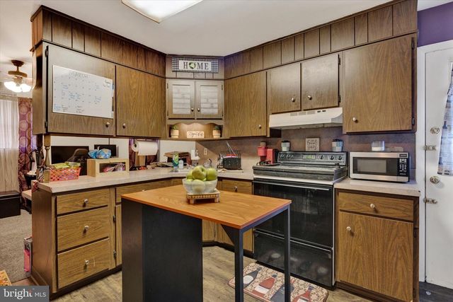 219 W MAIN ST, Fleetwood, PA 19522