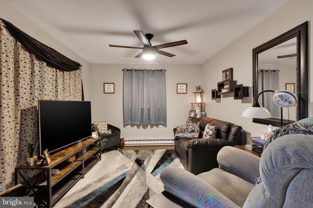 219 W MAIN ST, Fleetwood, PA 19522
