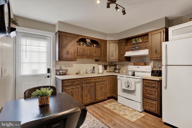 219 W MAIN ST, Fleetwood, PA 19522