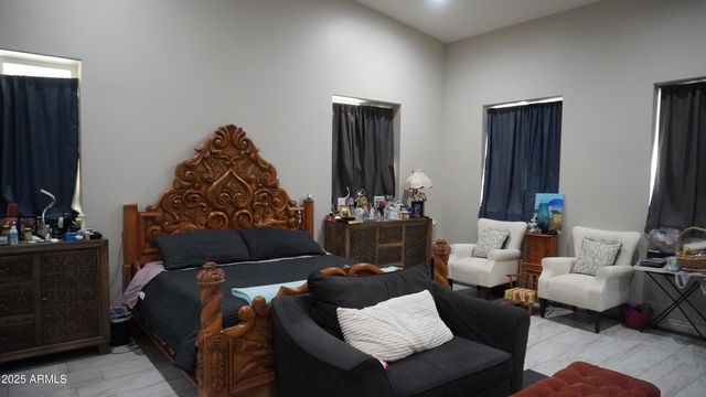 920 W TAMARISK Street, Phoenix, AZ 85041