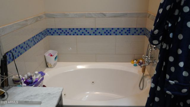 920 W TAMARISK Street, Phoenix, AZ 85041