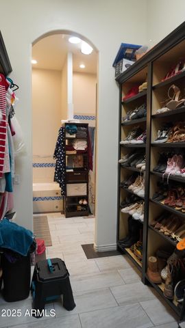 920 W TAMARISK Street, Phoenix, AZ 85041