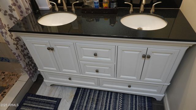 920 W TAMARISK Street, Phoenix, AZ 85041