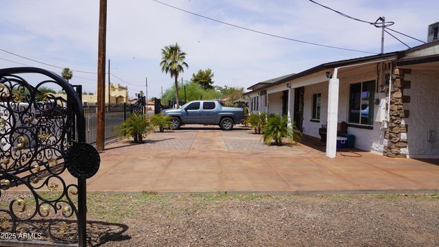 920 W TAMARISK Street, Phoenix, AZ 85041