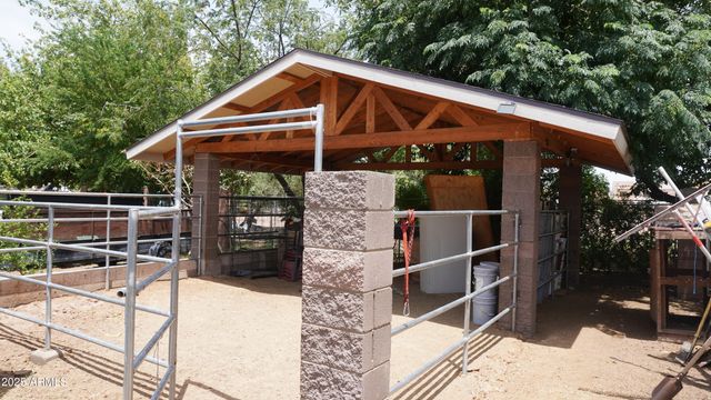 920 W TAMARISK Street, Phoenix, AZ 85041