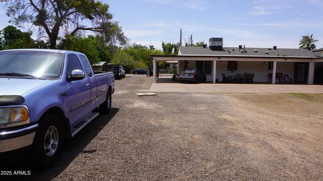 920 W TAMARISK Street, Phoenix, AZ 85041