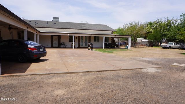 920 W TAMARISK Street, Phoenix, AZ 85041