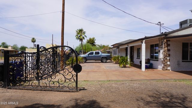 920 W TAMARISK Street, Phoenix, AZ 85041