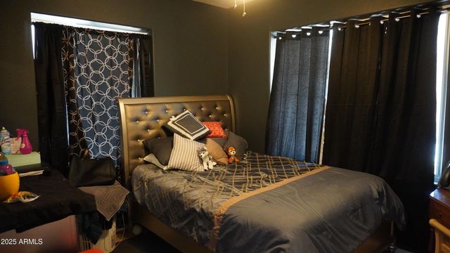 920 W TAMARISK Street, Phoenix, AZ 85041