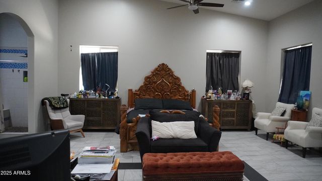 920 W TAMARISK Street, Phoenix, AZ 85041