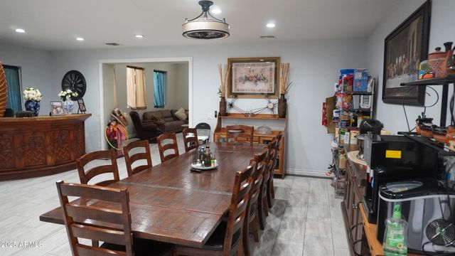 920 W TAMARISK Street, Phoenix, AZ 85041