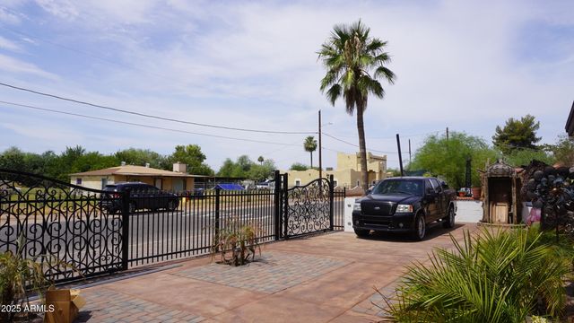 920 W TAMARISK Street, Phoenix, AZ 85041