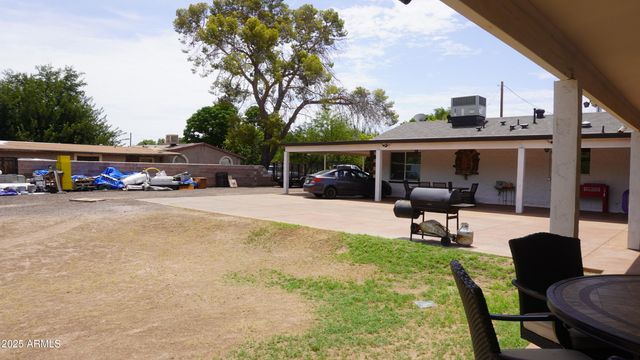 920 W TAMARISK Street, Phoenix, AZ 85041