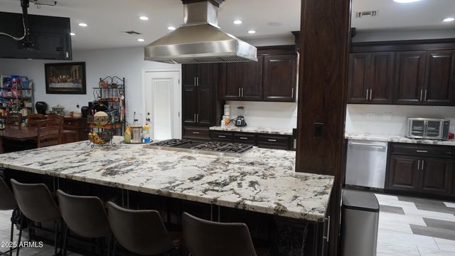 920 W TAMARISK Street, Phoenix, AZ 85041