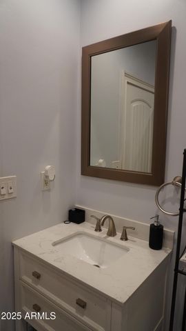 920 W TAMARISK Street, Phoenix, AZ 85041