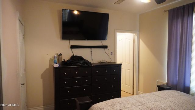 920 W TAMARISK Street, Phoenix, AZ 85041