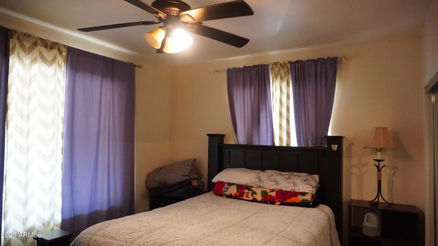 920 W TAMARISK Street, Phoenix, AZ 85041