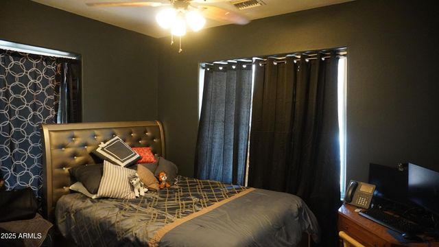 920 W TAMARISK Street, Phoenix, AZ 85041