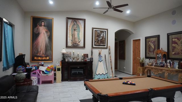 920 W TAMARISK Street, Phoenix, AZ 85041