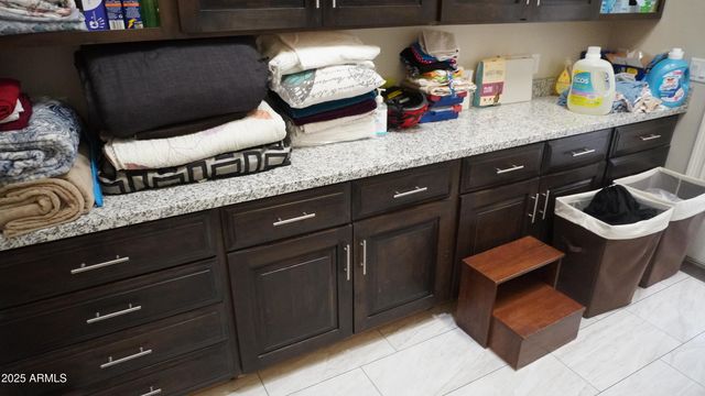 920 W TAMARISK Street, Phoenix, AZ 85041