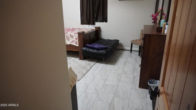 920 W TAMARISK Street, Phoenix, AZ 85041