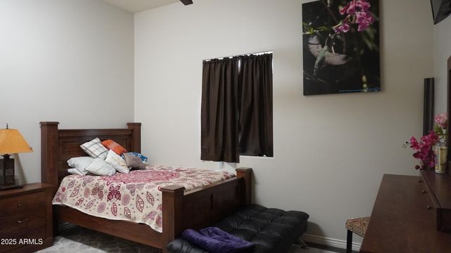 920 W TAMARISK Street, Phoenix, AZ 85041