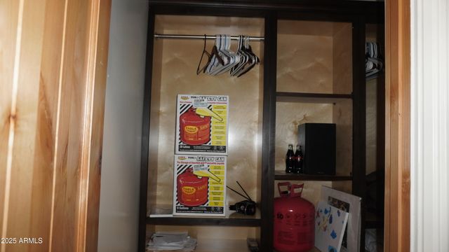 920 W TAMARISK Street, Phoenix, AZ 85041