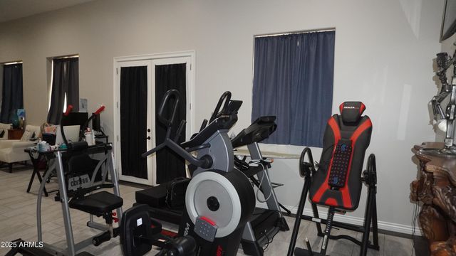 920 W TAMARISK Street, Phoenix, AZ 85041