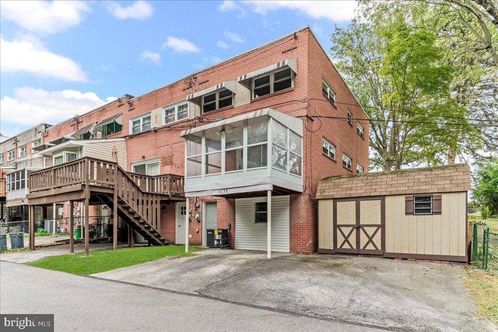 2138 VALLEY VIEW DR, Folcroft, PA 19032