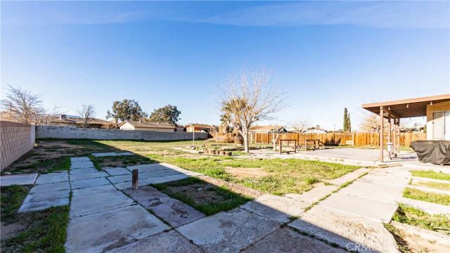 22993 Eyota, Apple Valley, CA 92308