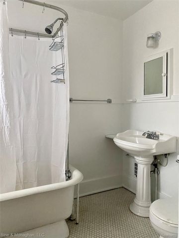 203 Virginia Avenue, Royal Oak, MI 48067