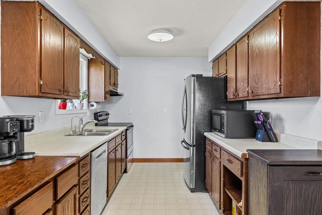 W7070 2nd STREET, Onalaska, WI 54650