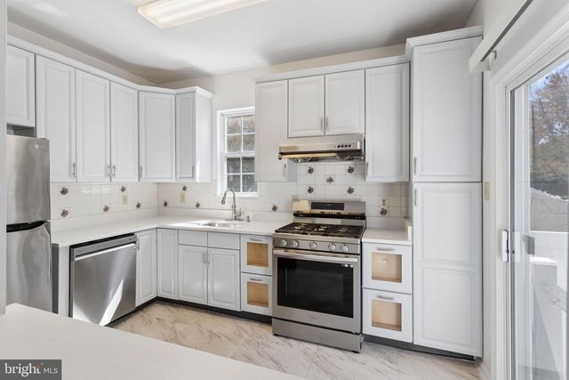 701 DAHLIA CIR, Dayton, NJ 08810