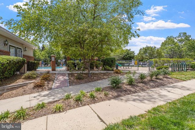 701 DAHLIA CIR, Dayton, NJ 08810