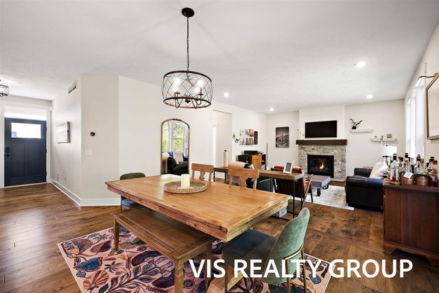 6318 Eaglewood Drive, Hudsonville, MI 49426