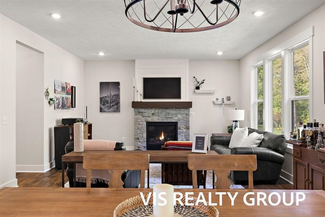 6318 Eaglewood Drive, Hudsonville, MI 49426