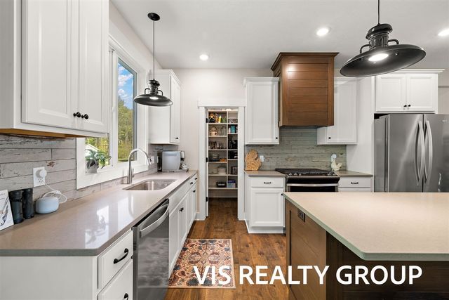 6318 Eaglewood Drive, Hudsonville, MI 49426