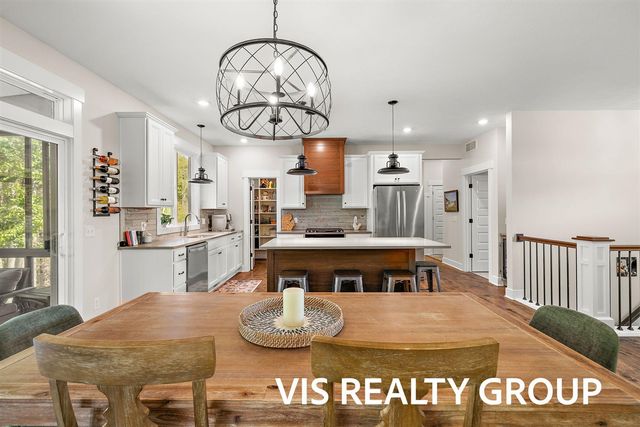 6318 Eaglewood Drive, Hudsonville, MI 49426