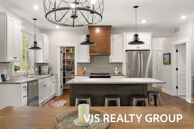 6318 Eaglewood Drive, Hudsonville, MI 49426