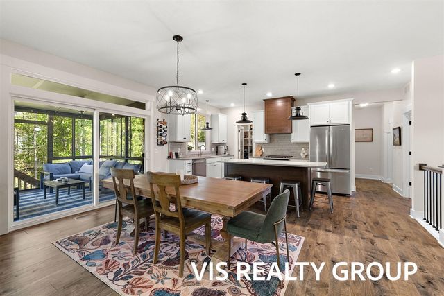 6318 Eaglewood Drive, Hudsonville, MI 49426
