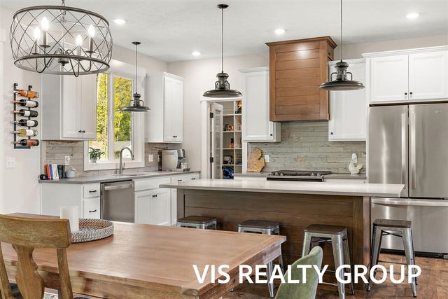 6318 Eaglewood Drive, Hudsonville, MI 49426