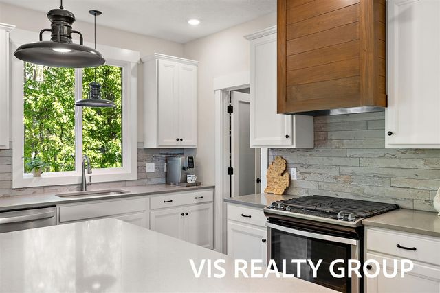 6318 Eaglewood Drive, Hudsonville, MI 49426