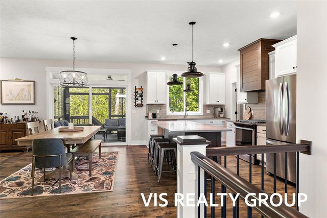6318 Eaglewood Drive, Hudsonville, MI 49426