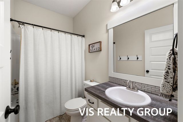 6318 Eaglewood Drive, Hudsonville, MI 49426