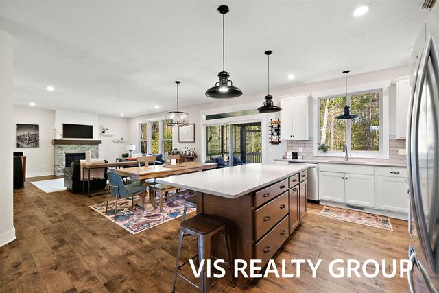 6318 Eaglewood Drive, Hudsonville, MI 49426
